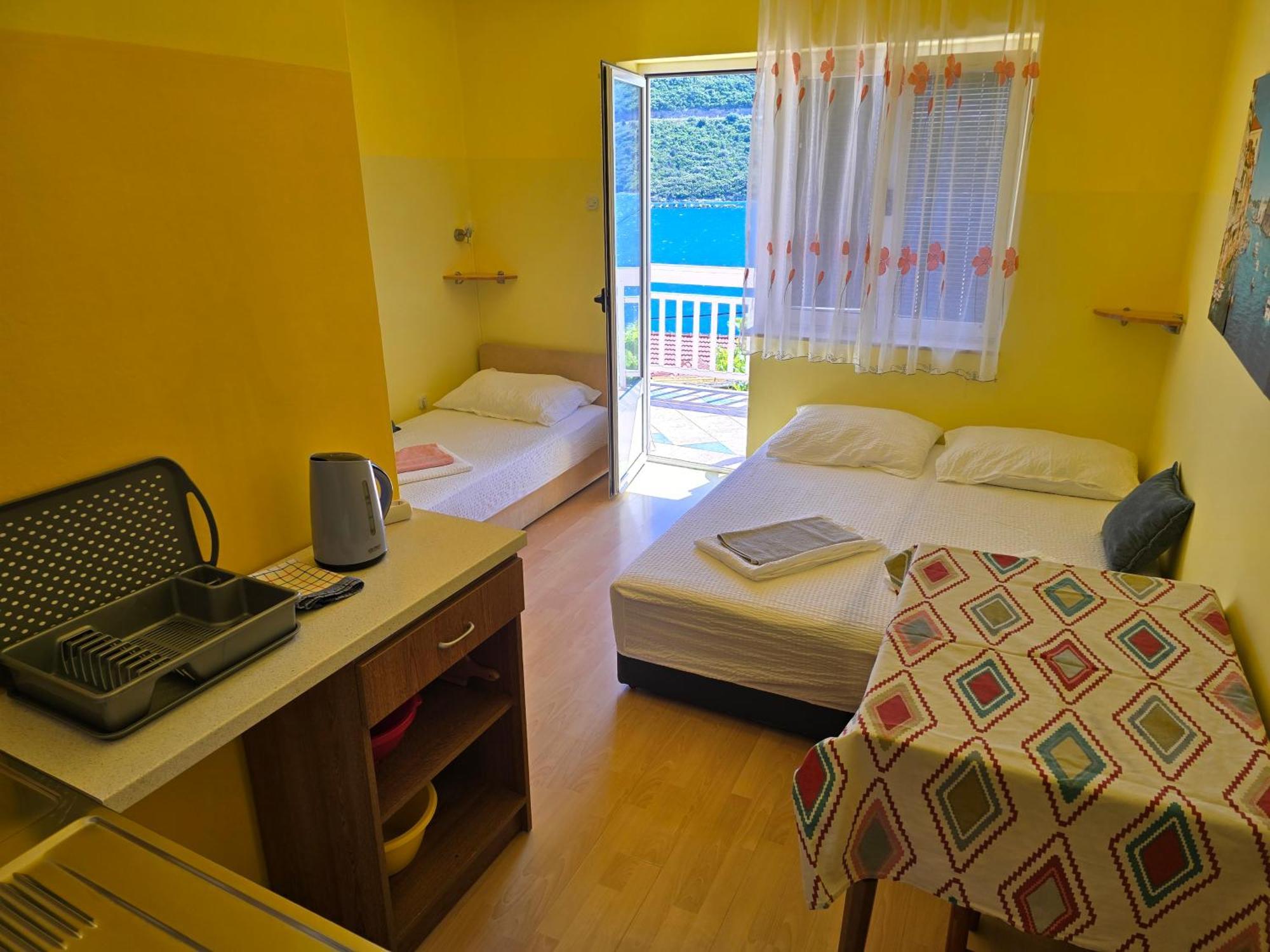 Apartmani Jelena 네움 외부 사진